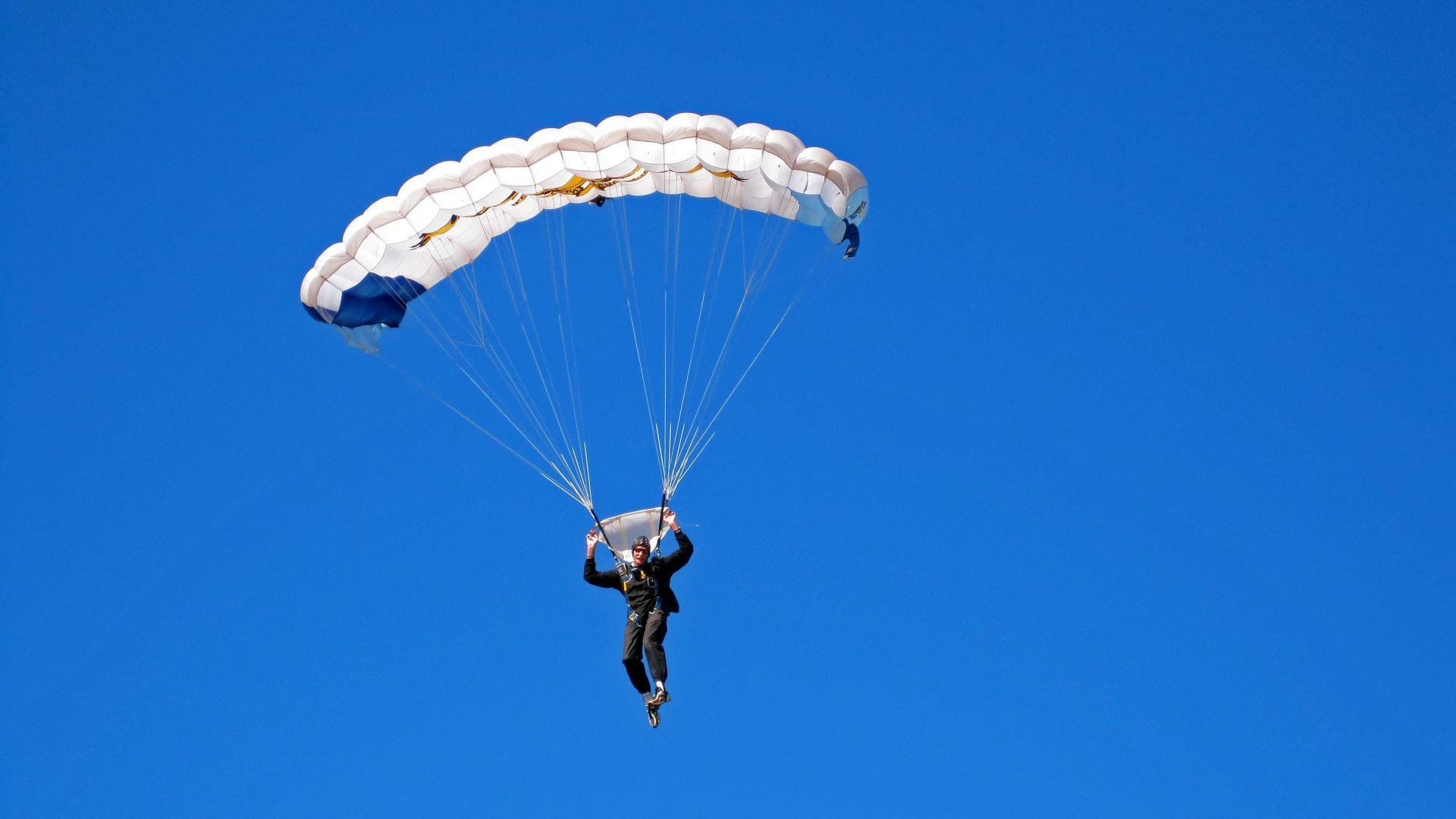 《CS_GO年度大赛，冠军归属悬念激烈激烈》，csgo每年的比赛